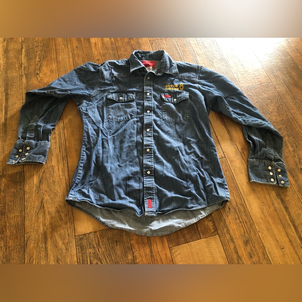 Wrangler FR Flame Resistant Denim Shirt Large Blue Pearl Snap Long Sleeve HRC2